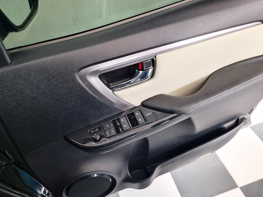 FORTUNER LEGENDER 2.8 4WD ปี 2021  ✅ ฟรีค่าจัด-ค่าโอน ✅ ฟรีประกันภัย ✅ ฟรี พรบ 19