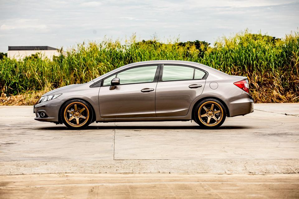 Honda Civic Fb 1.8E เบาะไฟฟ้า สีน้ำตาล ปี 2013  9