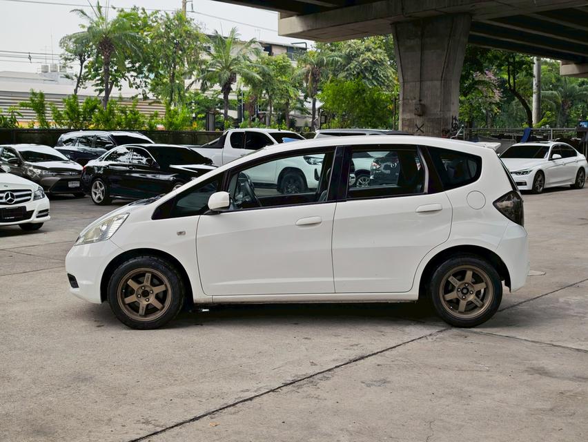 ขายรถ Honda Jazz 1.5SV ปี 2008 สีขาว เกียร์ออโต้ 7