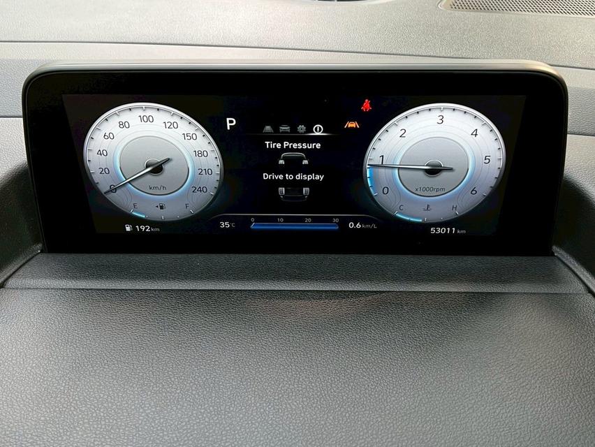 Hyundai Staria 2.2 SEL Van 8