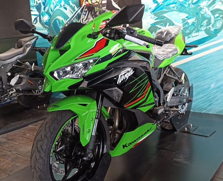 ขายด่วน Kawasaki ZX-25R สีเขียวสวย 2