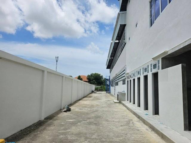 ขายโกดังและสำนักงาน บึงศรีราชาจังหวัดชลบุรี บนเนื้อที่ 2 ไร่ อาคารสำนักงาน 3 ชั้น โกดังพื้นที่ 1,614 ตรม