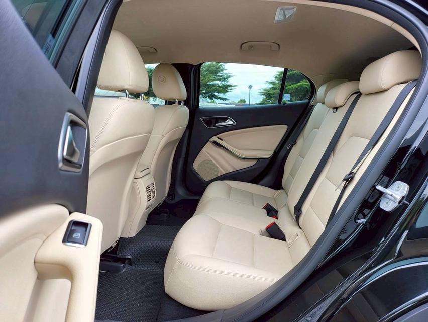 2017 BENZ GLA200 Urban (W156) มือเดียว ใช้น้อยมาก ดูแลถึง ประวัติเซอร์วิสครบ ราคาถูกสุดในตลาด  13