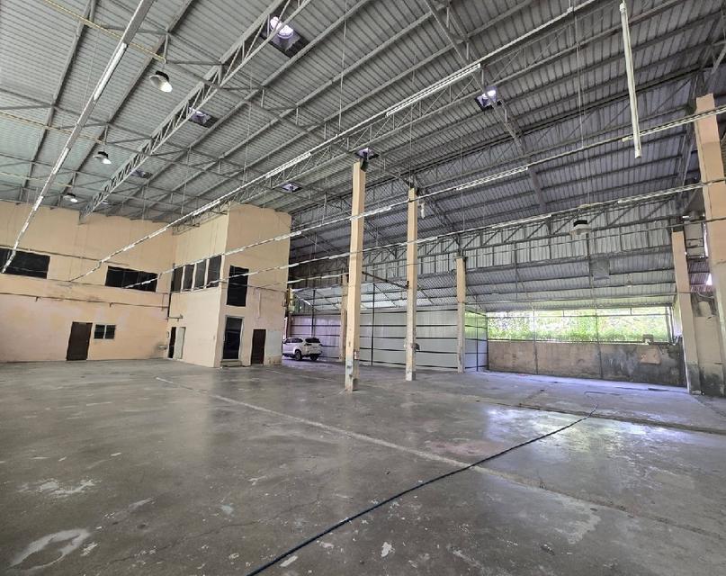 ให้เช่าโกดังพร้อมสำนักงาน 2 ชั้น / พื้นที่ใช้สอยรวม 600 ตารางเมตร / ทำเลย่านโชคชัย 4 / ซอยลาดพร้าววังหิน 47 11