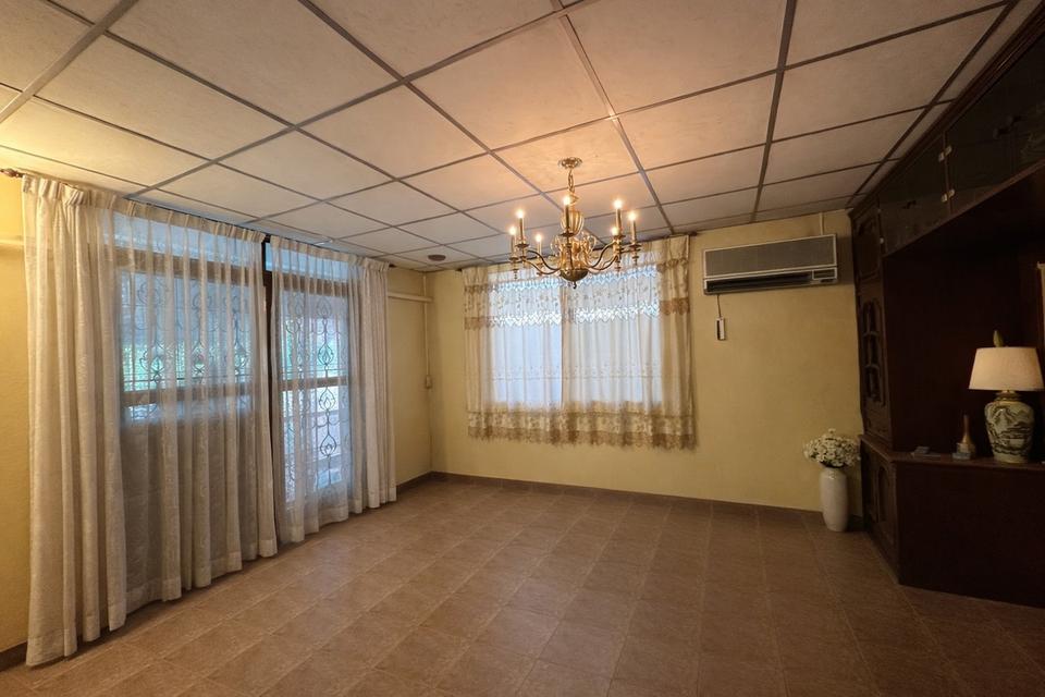 บ้านเสนานิเวศน์ 1 ซอย ประเสริฐมนูกิจ 18 ถนนเกษตร-นวมินทร์ แขวงจรเข้บัว เขตลาดพร้าว กรุงเทพมหานคร 10