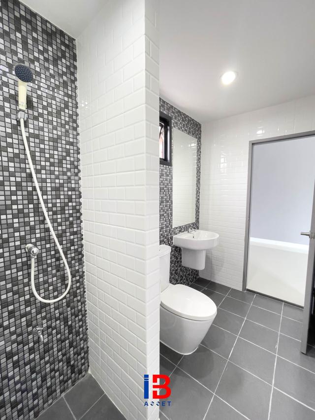 ขายและให้เช่าโฮมออฟฟิศ Warehouse ไชน่าทาวน์ ศาลายา โฮมออฟฟิศ 3 ชั้น + โกดัง 17