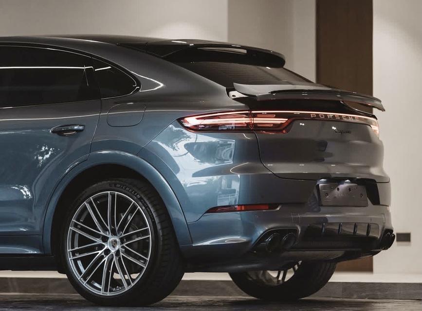Porsche Cayenne Coupe (Full Option)