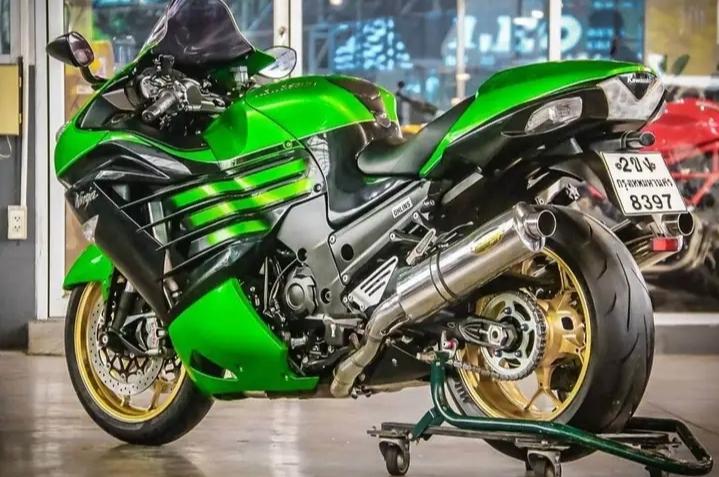 2017 Kawasaki Ninja ZX-14R Ohlins Edition 2