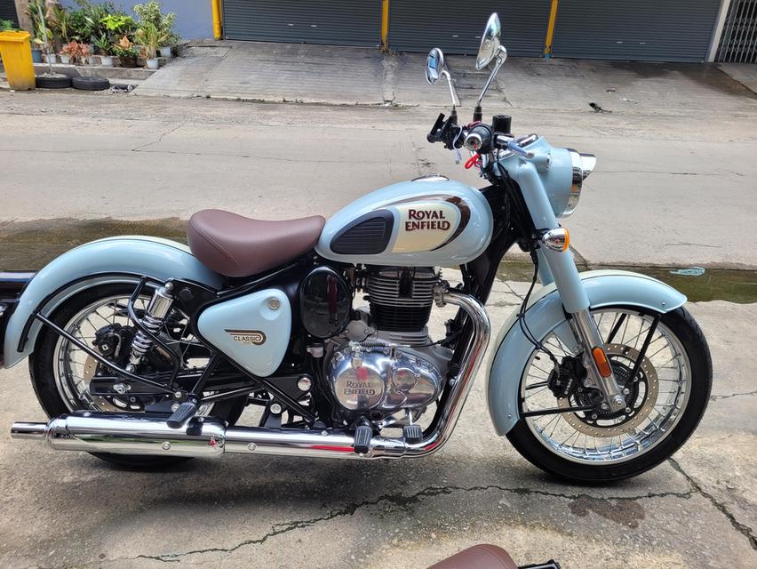 Royal Enfield CLASSIC 350 รถปี 2023