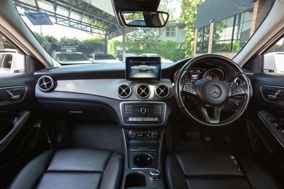 “Mercedes-Benz GLA200 Urban“ Facelift  ปี 2018 รูปที่ 3