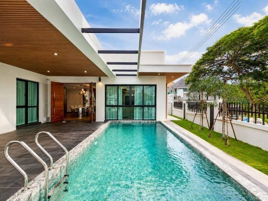 For Sale — Pool Villa near Jomtien BeachSpecial price pool villa in Soi Chaiyapruek, 1.5 km Jomtien Beach. Land size: 93.5 sq.wah 236 sq.m. 4 bedrooms 1