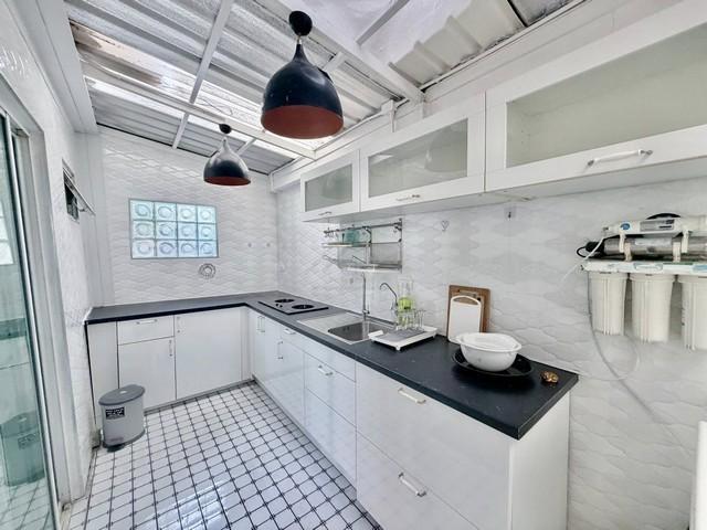 ให้เช่าทาวน์โฮม 2 ชั้น 140 ตร.ม. โครงการเดอะวิลเลจ บางนา กม. 10 ใกล้เมกะบางนา 7