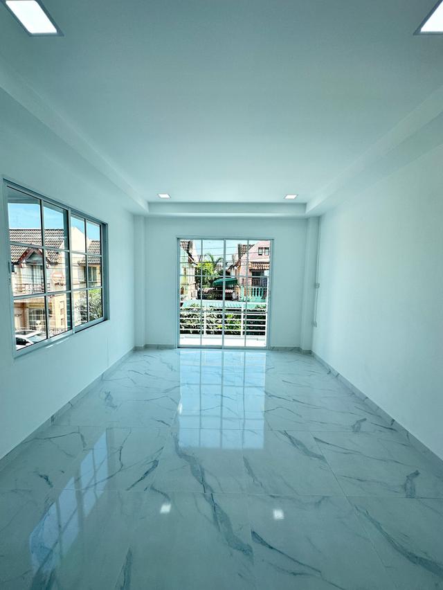 พูนสินธานี 3 เคหะร่มเกล้า 17