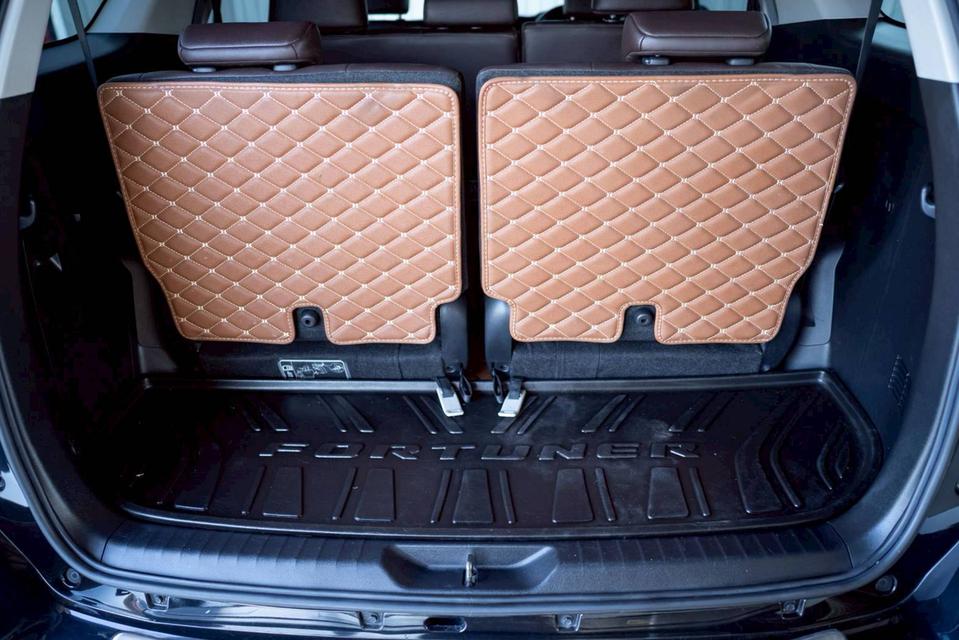 Toyota Fortuner 2.4G ปี19 13