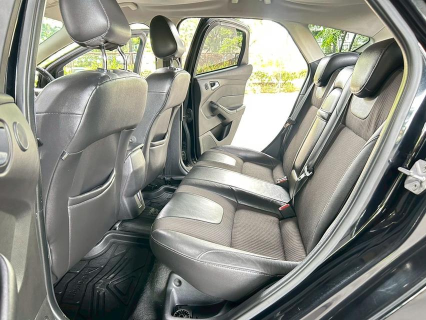 Ford Focus 2.0 S Hatchback AT ปี 2013 18
