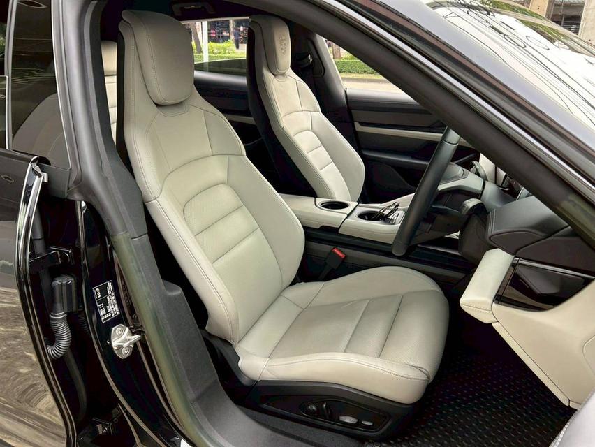 Porsche Taycan Cross Tourismo ปี22 11