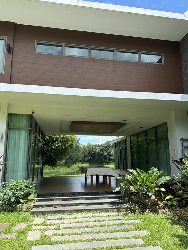 บ้านพักตากอากาศในสนามกอล์ฟสันติบุรี เชียงราย ทำเลดีติดทะเลสาาป 3
