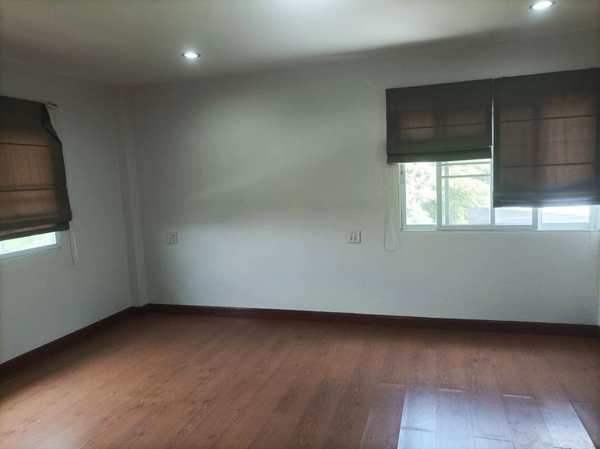 ขายบ้านด่วน ราคาถูก ม.เมืองเอก 2 หลัง 8