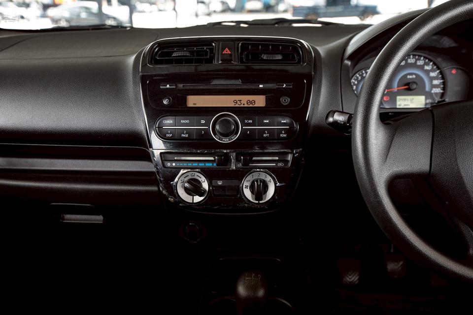 Mitsubishi Mirage 1.2 GL ปี 2013 เกียร์ธรรมดา สีฟ้า 18