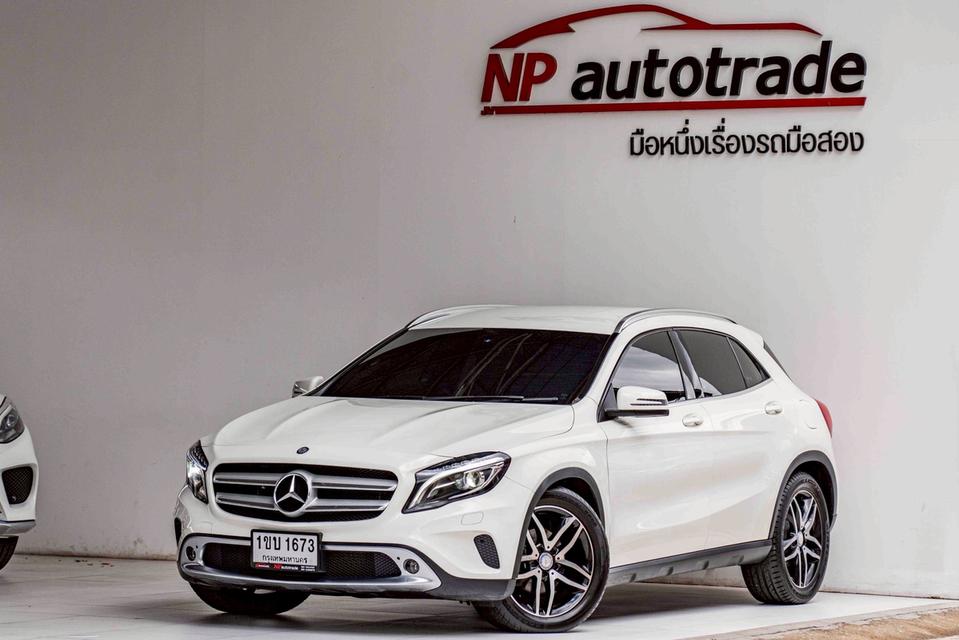 รหัสรถ NP1673 รุ่นรถ : BENZ GLA200ปีรถ : 2015 7