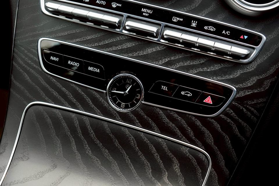 รหัสรถ CBL6226 Mercedes-Benz C300e 2.0 AMG Sport W205 AT 2022 16