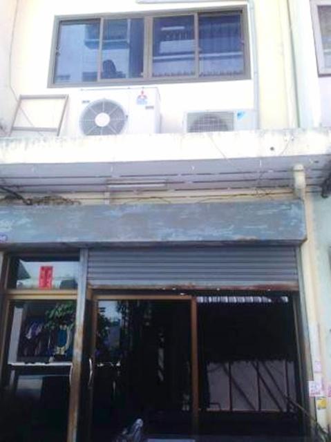 เซ็นทรัล พระราม 3 2.2 กม.ให้เช่าตึกแถว 3 ชั้น+ดาดฟ้า 21 ตร.วา. จันทน์19-27 BTS เซนต์หลุยส์ 1.7 กม.สภาพดี 3 นอน 3 น้ำ 4