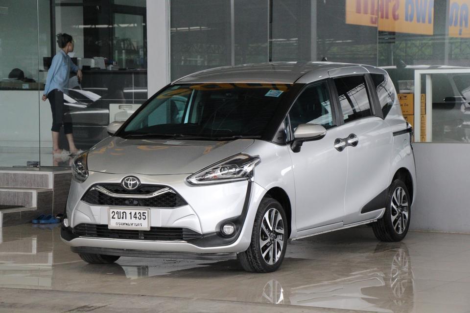 รหัสรถ TKG1435 TOYOTA SIENTA 1.5 V ปี 2022