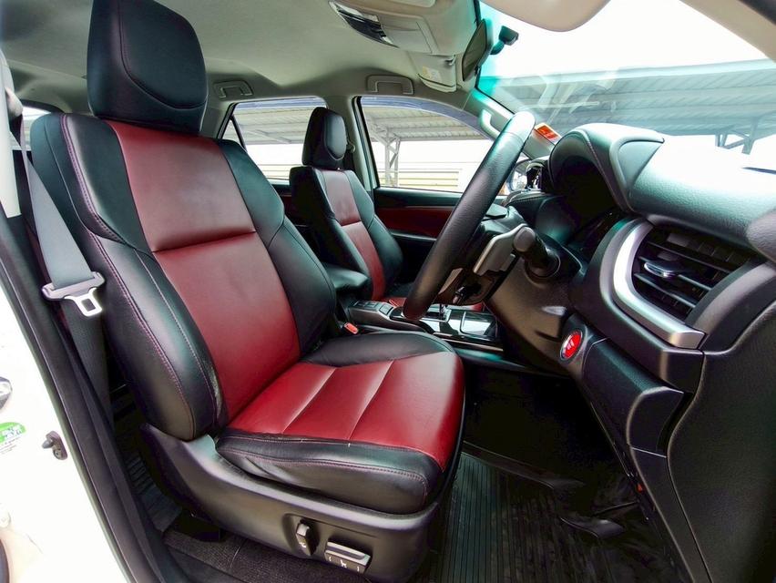 รหัสรถ CAT53 2018 Toyota Fortuner 2.8V TRD Sportivo Black Top ตัวท๊อป 12