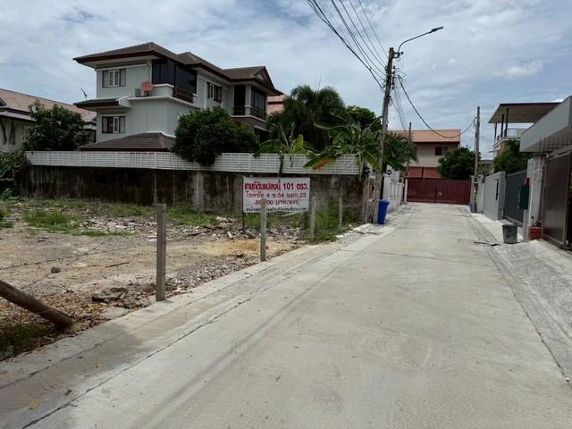 ขายที่ดินถมแล้ว 101 ตารางวา ทำเลโชคชัย 4 ซอย 54 (ต.รวมโชค) สภาพแวดล้อมดี ถนนกว้าง เหมาะสร้างบ้าน 1