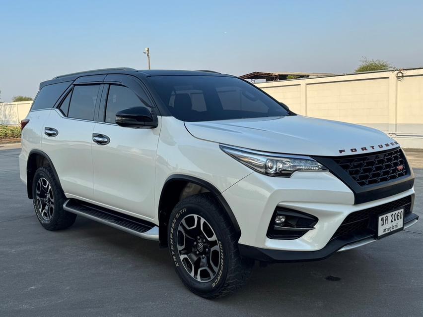 Toyota Fortuner 2.8 TRD Top 4WD ปี 2019 จด 2020 3