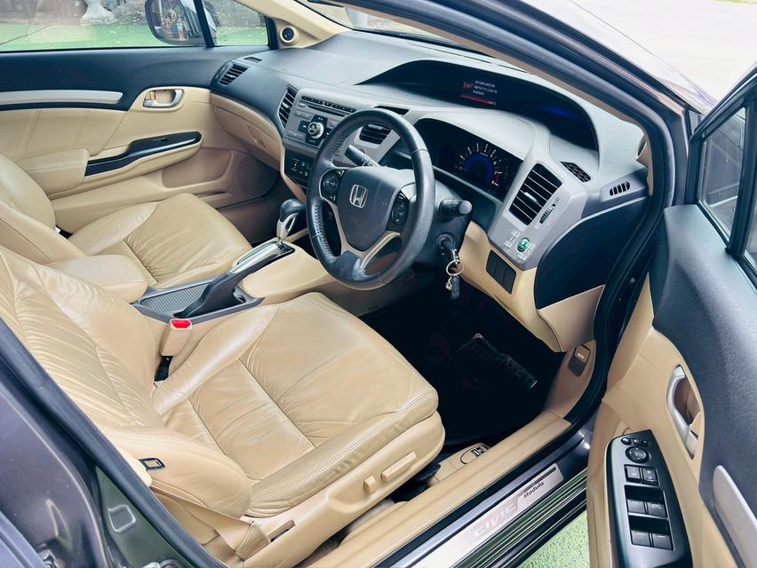 HONDA CIVIC  FB ตัว E เครื่อง1.8 cc. เกียร์AUTO ปี 2013 #รถไมล์แท้100%คะ 9