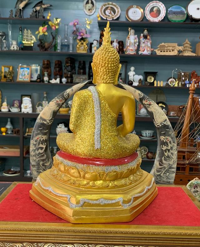 พระพุทธรูปปางสมาธิ องค์ใหญ่ เนื้อเรซิน 9