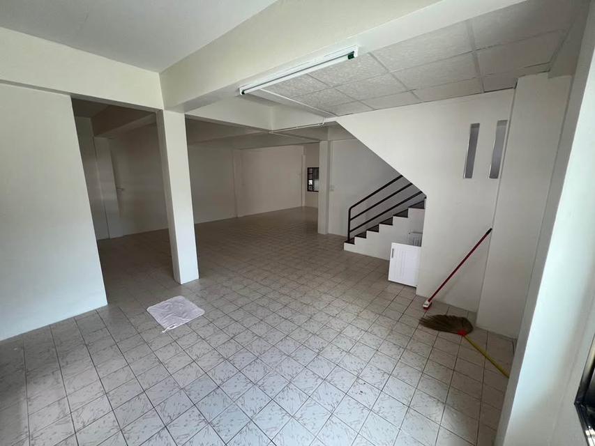 🏡 ให้เช่าทาวน์เฮ้าส์ 2 ชั้น2คูหา ทำเลเศรษฐกิจ ใกล้สนามบิน #เมืองเชียงใหม่ ราคาเพียง 22,000 บาท/เดือน ✨ 清迈市区双联两层联排别墅出租 6 卧室 3 卫生间 – 租金 22,000 泰铢/月 ✨ 14