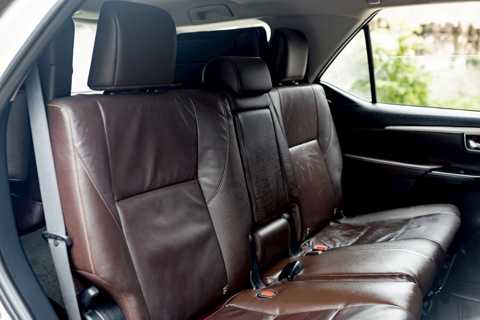 Toyota Fortuner 2.4V ปี19จด21 14