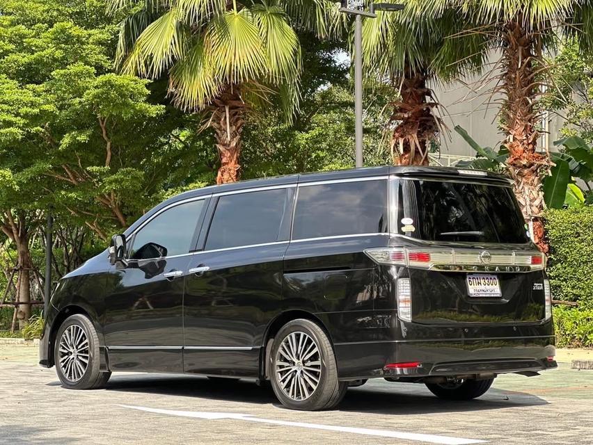 Nissan Elgrand 2.5 สีดำ ปี 2015 3