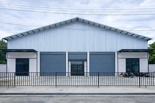 ติดทางด่วนศรีสมาน ม.ไทวัสดุ ศรีสมาน 2.2 กม.พร้อมออฟฟิศ 280ตร.ม ให้เช่าโกดัง 90ตร.วา.โรบินสัน 900ม. 1 ออฟฟิศ 1