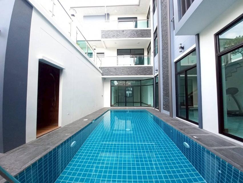 ขายบ้าน 3 ชั้น หมู่บ้านเคหะนคร3 ซอยพัฒนาการ 50 ถนนพัฒนาการ เขตพระโขนง กรุงเทพมหานคร 5