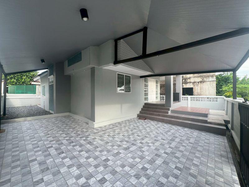 ขายบ้านเดี่ยว สูง 2 ชั้น เนื้อที่ 50 ตรว. หมู่บ้านประภาวรรณ์โฮม 2 ถนนสุวินทวงศ์ 28 3