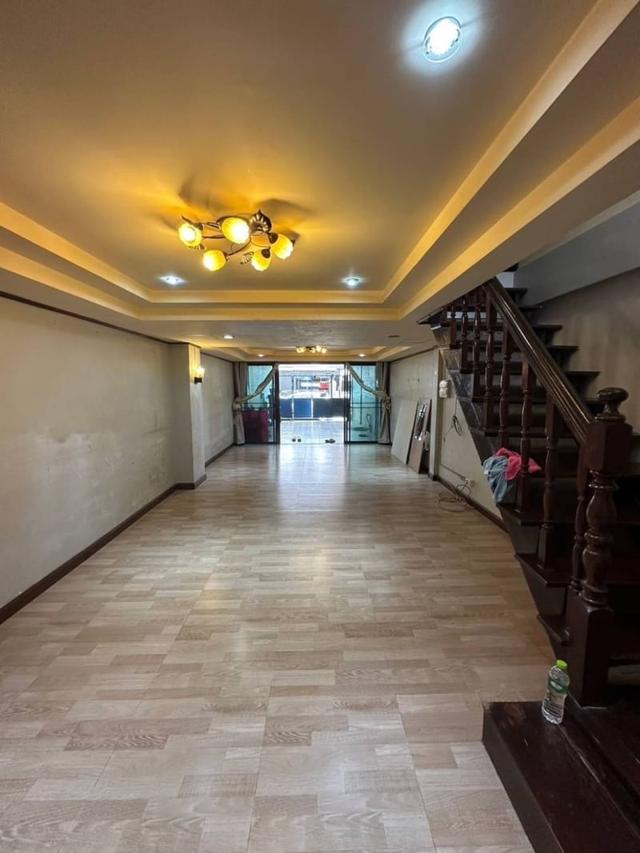 ขาย : ทาวน์เฮ้าส์ 2 ชั้น บ้านเนื้อที่ 22 ตรว. ประชาชื่น ซอยประชาชื่นนนทบุรี 8 13