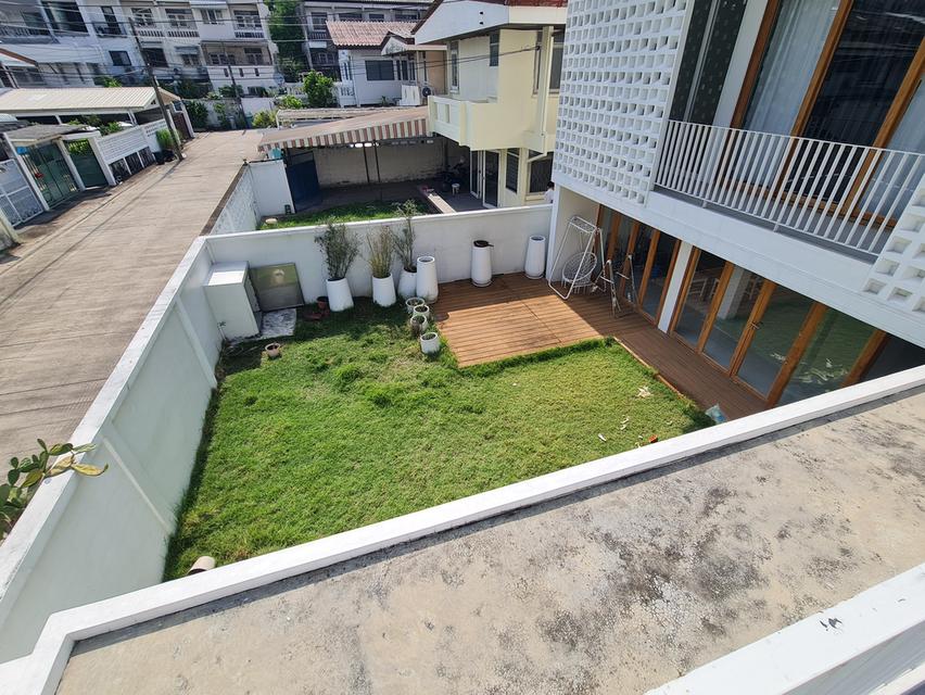 ขายด่วน (จะย้ายไปต่างประเทศ) บ้านสวยพร้อมอยู่ 60 ตรว. Minimal Style by Renos หมู่บ้านเสรี-รามคำแหง-พระราม 9 (Seri Village Ramkhamhaeng-Rama9 ) 8