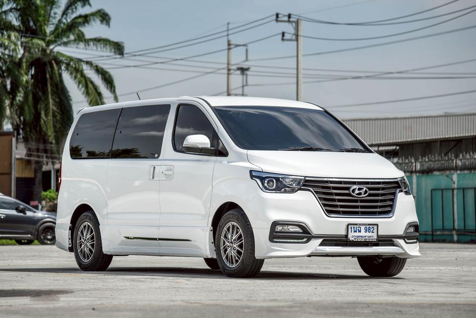 รหัสรถ CBL982 HYUNDAI H-1 2.5 Elite NS AT 2023