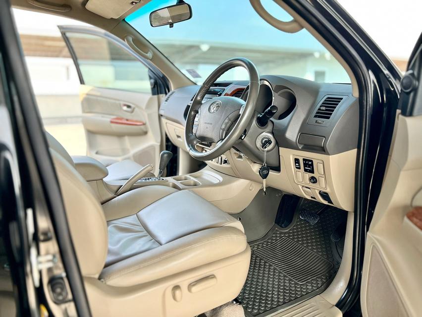 2011 TOYOTA FORTUNER 3.0V auto ไมล์แท้ 120,000 กม. 11