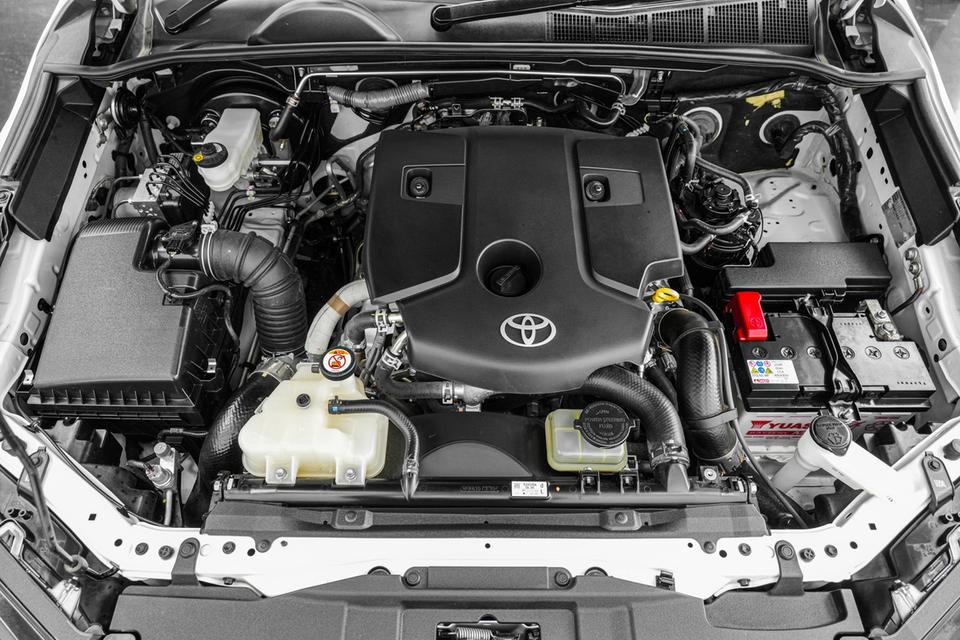 2022 TOYOTA FORTUNER 2.8 GR SPORT BLACK TOP 4WD SUV สีขาว-ดำ เลขไมล์ 27929 กม. 20