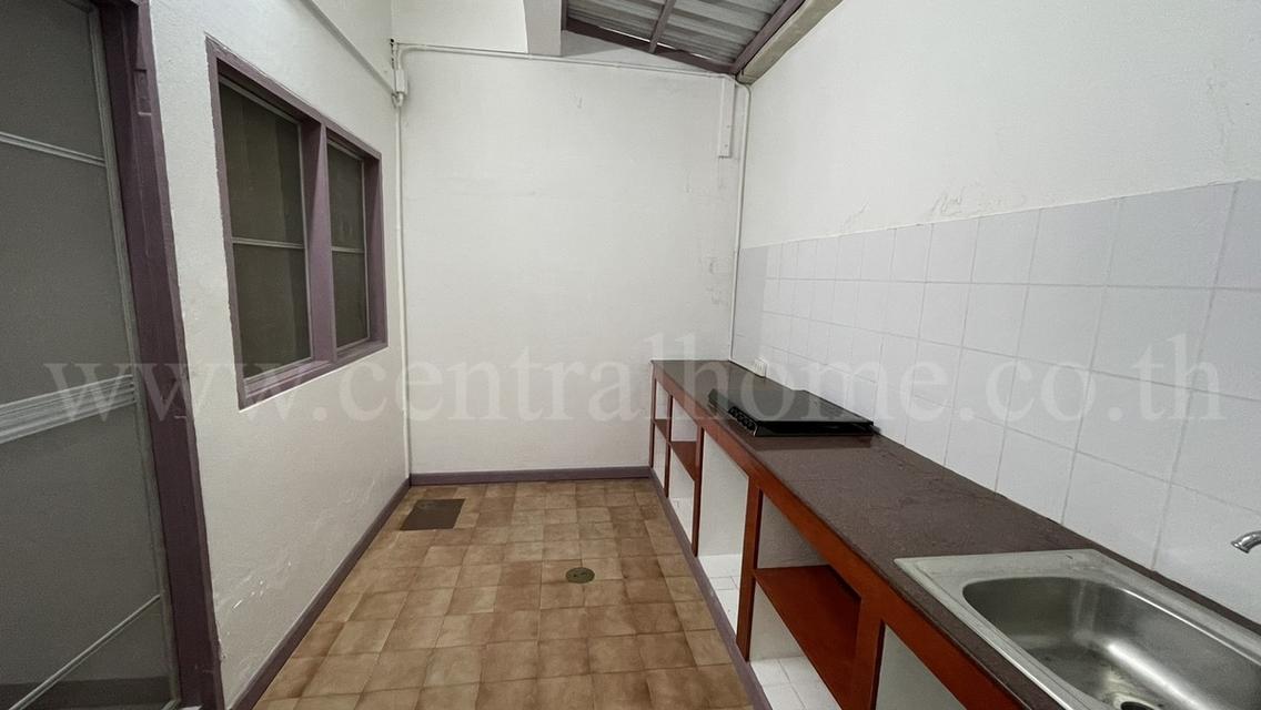 ทาวน์เฮ้าส์ 2 ชั้น ลาดพร้าว 101 ใกล้ MRT สถานีลาดพร้าว 101 พร้อมอยู่ 6