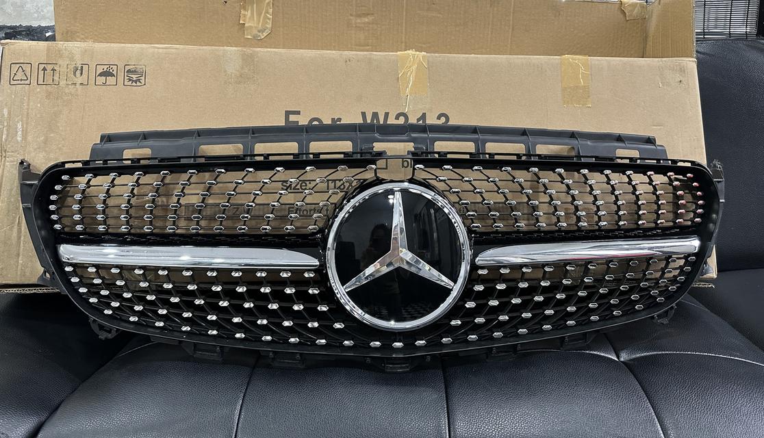 ขายกระจังหน้า Diamond Grille พร้อมโลโก้เบนซ์ดวงใหญ่ตรงกลาง ถอดจาก เบนซ์ W213