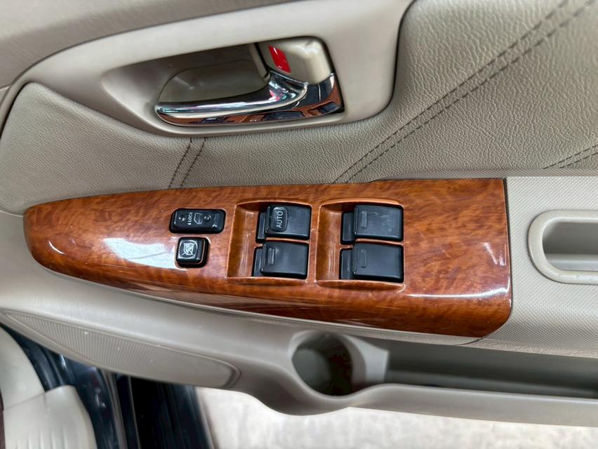 TOYOTA FORTUNER 2.7 V ปี2011 9