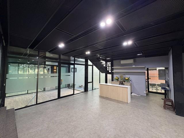 ให้เช่าสำนักงาน 3 ชั้น 590 ตร.ม. ย่านลาซาล สุขุมวิท 105 บรรยากาศร่มรื่น ใกล้ BTS แบริ่ง 7