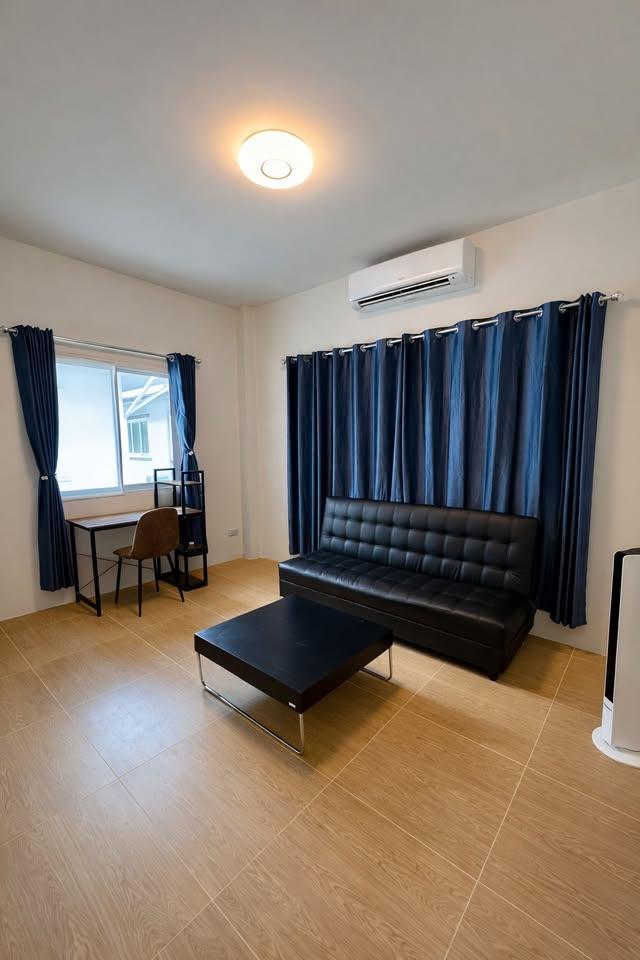 ให้เช่าบ้านเดี่ยวสองชั้น 3 ห้องนอน 3 ห้องน้ำ 1 ห้องครัว 2 ที่จอดรถ ขนาดที่ดิน 41 ตรว. พื้นที่ใชเสอย 190 ตรม. ราคา 20,000 บาท / เดือน ****อน 7