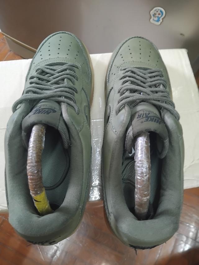 NIKE AIR FORCE 1LOW EUR 42.5/27 สวยใหม่มากไร้ตำหนิ590ค่าส่ง50 รูปที่ 3