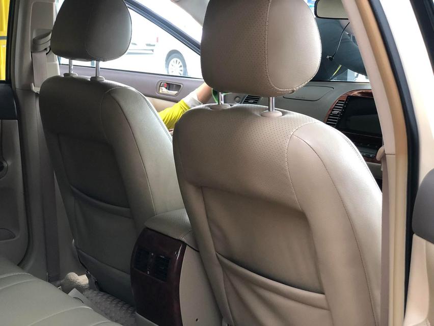 Camry 2.4Q ท็อปสุด “ตัวพิเศษฉลอง40 ปี ” 13